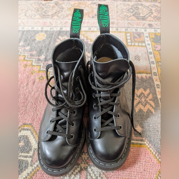Solovair Black Hi-Shine Monkey Boot - like new! - Picture 5 of 10